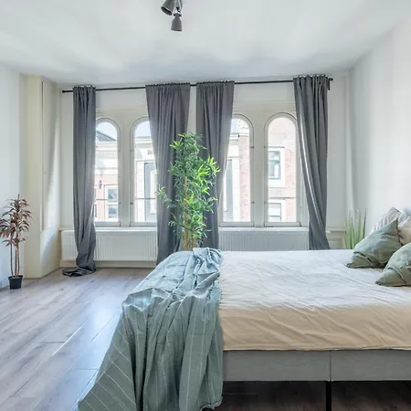 Penthouse Dam Square 암스테르담